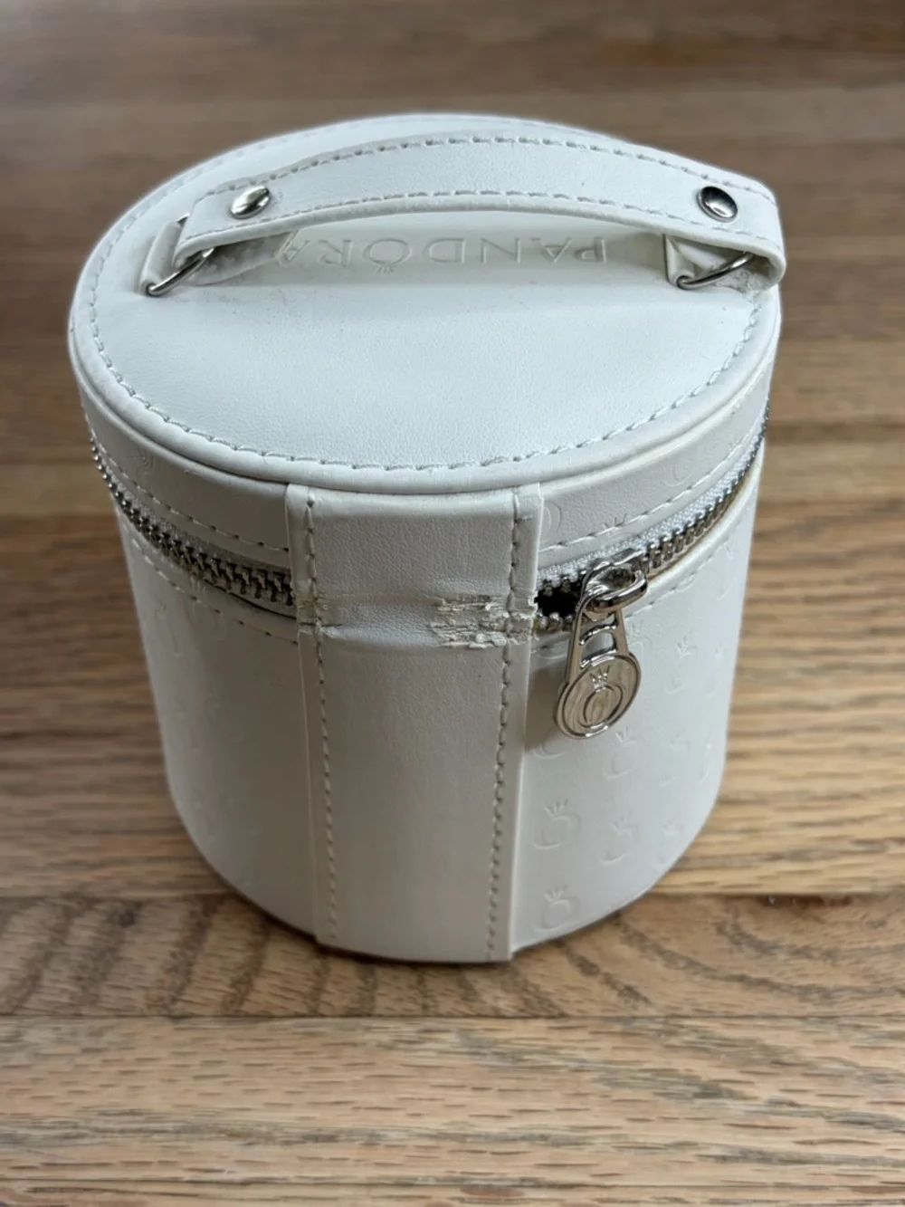 Pandora Cream Round Travel Jewelry Case - Picture 2 of 9